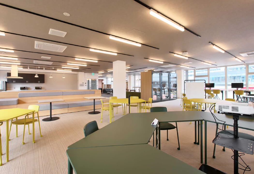 25人程度のセミナーやミーティングが可能なオープンスペース